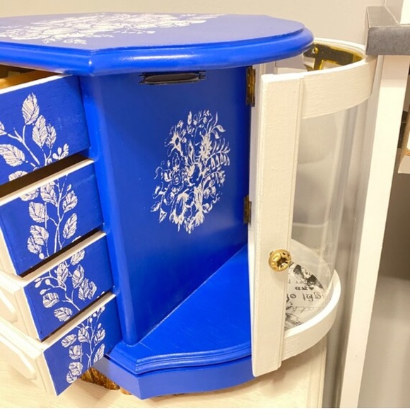 Refinished Medium Blue Floral Jewelry Box / Upcycled Painted Jewelry Box - Picture 7 of 10